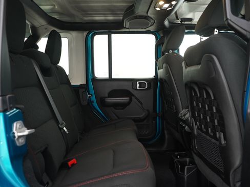 Used 2019 Jeep Wrangler Unlimited Rubicon AWD/4WD image 12