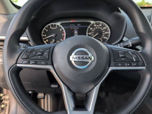 Used 2022 Nissan Altima 2.5 SV FWD image 25