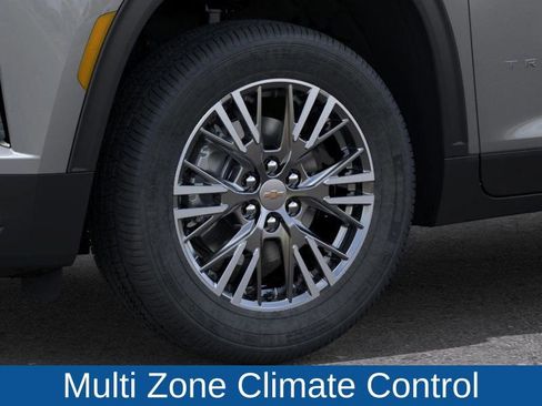 New 2026 Chevrolet Traverse LT image 9