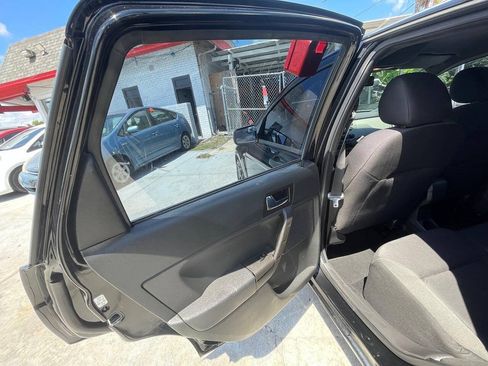 Used 2011 Ford Focus SES FWD image 13