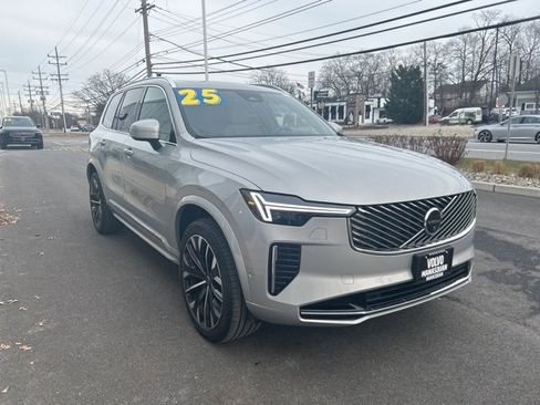 Used 2025 Volvo XC90 B5 Plus image 6