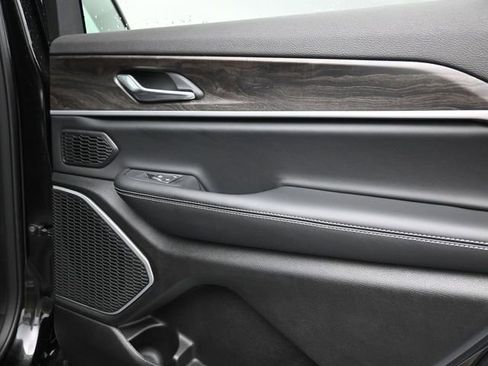 New 2026 Jeep Grand Cherokee L Limited w/ Limited Altitude Package image 25