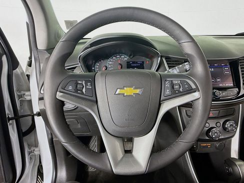 Used 2020 Chevrolet Trax LT w/ LT Convenience Package image 13