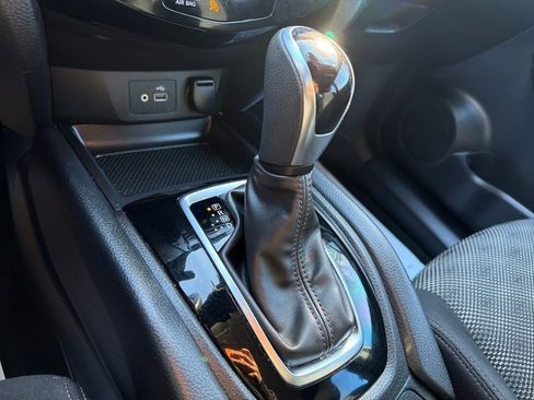 Used 2021 Nissan Rogue Sport SV image 35