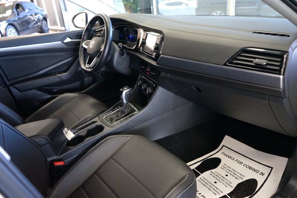 Used 2023 Volkswagen Jetta SE FWD image 40
