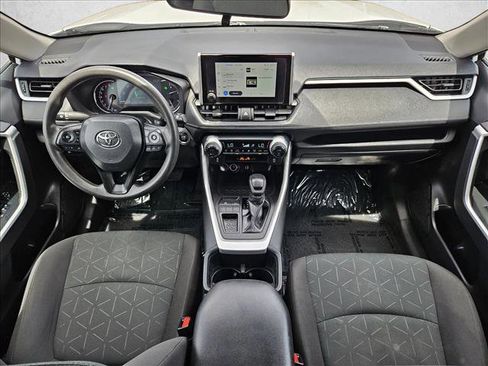 Used 2024 Toyota RAV4 XLE FWD image 21