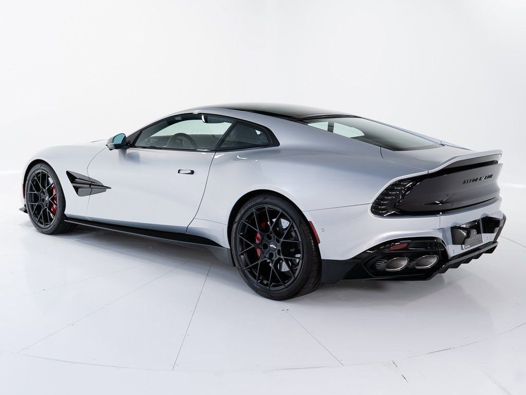 Used 2025 Aston Martin Vanquish RWD image 3