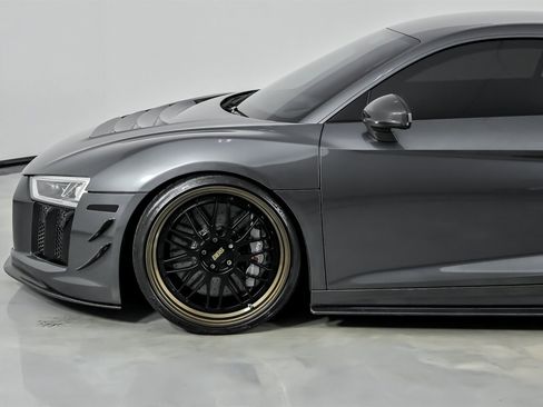 Used 2017 Audi R8 V10 plus image 7