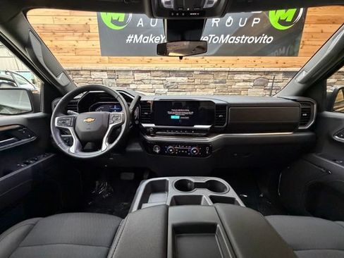 Used 2023 Chevrolet Silverado 1500 LT AWD/4WD image 18
