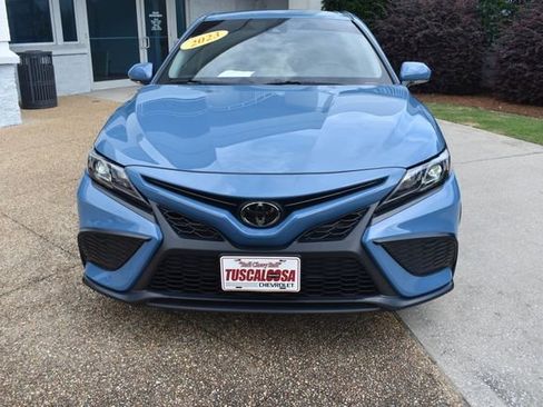 Used 2023 Toyota Camry SE w/ Convenience Package FWD image 4