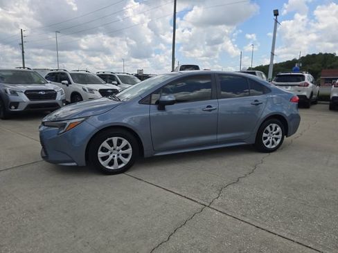 Used 2025 Toyota Corolla LE FWD image 1