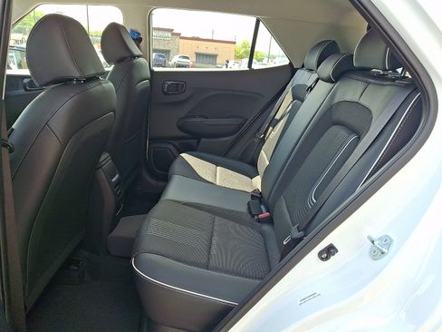 New 2026 Hyundai Venue SEL FWD image 6
