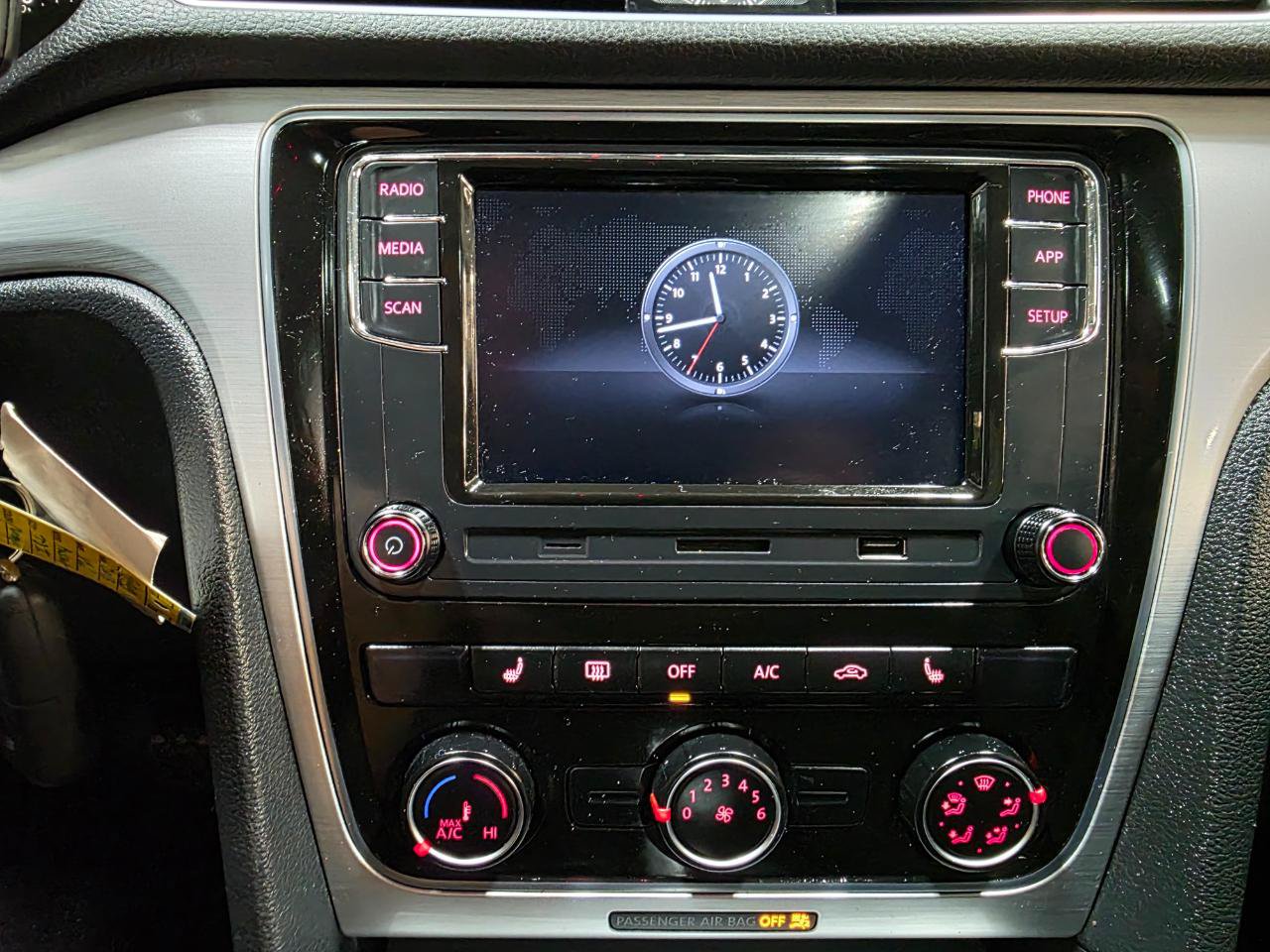 Used 2013 Volkswagen Passat TDI SE FWD image 29