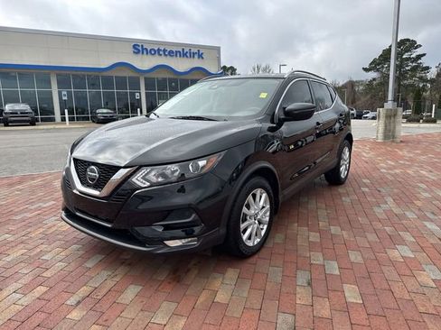 Used 2022 Nissan Rogue Sport SV image 1