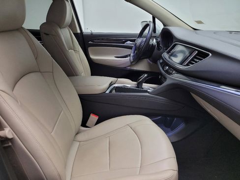 Used 2019 Buick Enclave Essence image 21