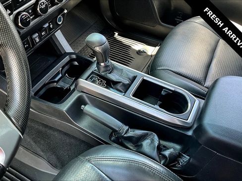 Used 2023 Toyota Tacoma Limited image 17