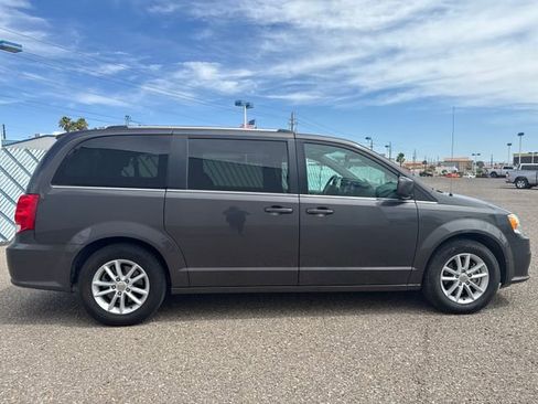 Used 2019 Dodge Grand Caravan SXT FWD image 6