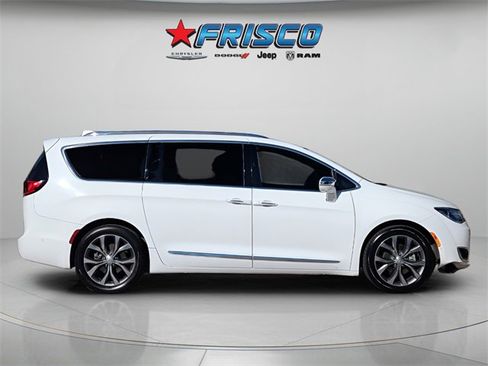 Certified 2020 Chrysler Pacifica Limited image 11