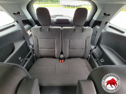 Used 2023 Ford Explorer XLT AWD/4WD image 17