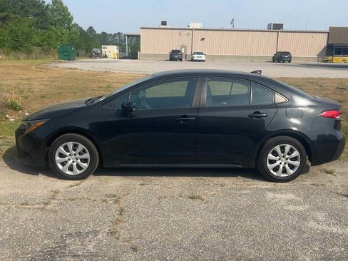 Used 2022 Toyota Corolla LE FWD image 8