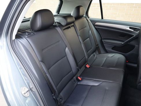 Used 2015 Volkswagen Golf S image 25