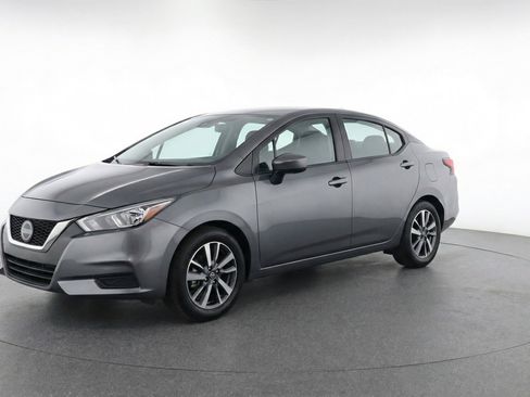 Used 2025 Nissan Versa SV image 3
