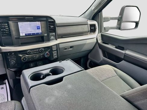 Used 2025 Ford F250 XLT AWD/4WD image 27