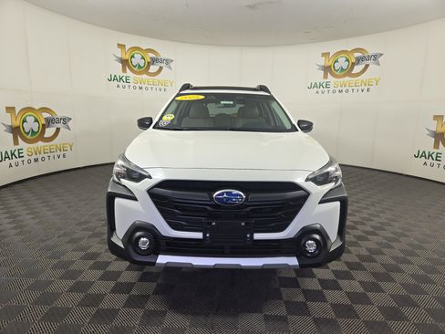 Used 2025 Subaru Outback Limited AWD/4WD image 2