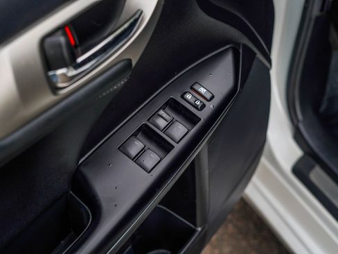 Used 2015 Lexus CT 200h FWD image 22