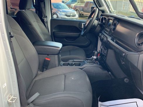 Used 2023 Jeep Wrangler Unlimited image 6