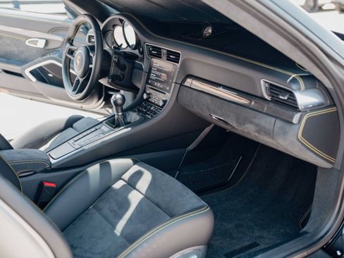 Used 2019 Porsche 911 GT3 RWD image 13