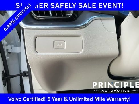 Certified 2025 Volvo XC60 B5 Core AWD/4WD image 25
