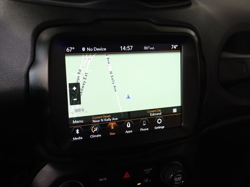 Used 2023 Jeep Renegade Latitude AWD/4WD image 7