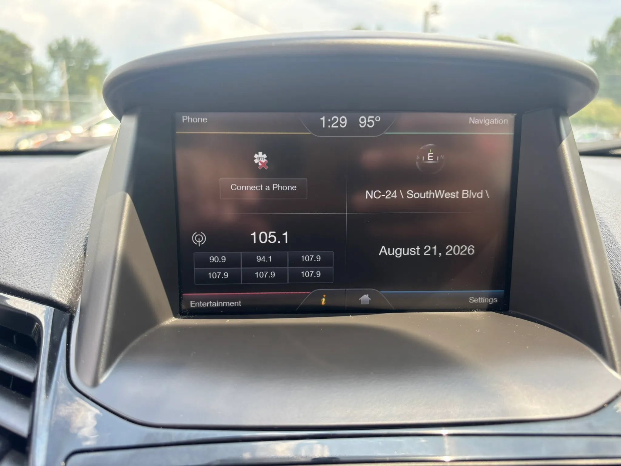 Used 2014 Ford Fiesta Titanium w/ Exterior Protection Package FWD image 16
