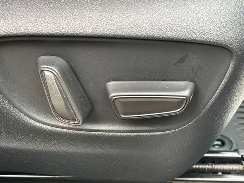 Used 2024 Toyota Grand Highlander AWD image 12