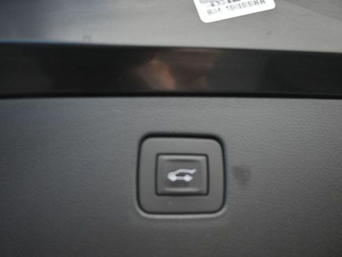 Used 2024 Buick Envista Sport Touring w/ Convenience I Package FWD image 9