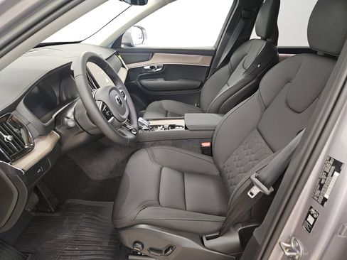 New 2026 Volvo XC90 B5 Plus w/ Protection Package AWD/4WD image 10