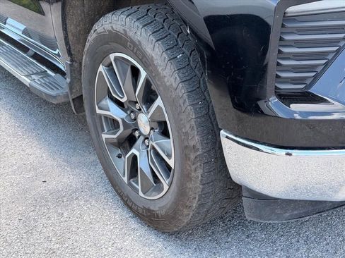 Used 2022 Chevrolet Silverado 1500 LT AWD/4WD image 20