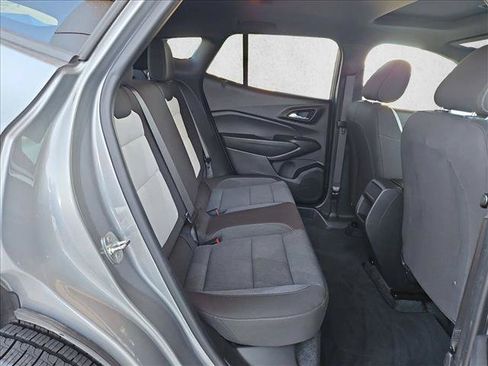Used 2024 Chevrolet Trax RS w/ Sunroof Package FWD image 20