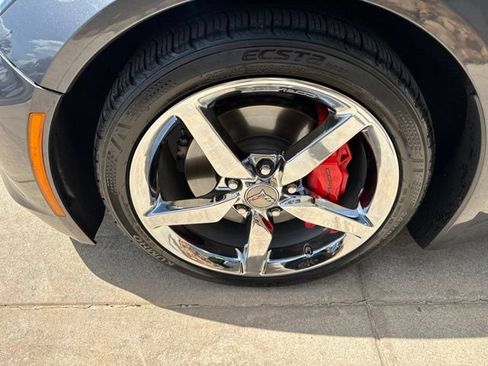 Used 2014 Chevrolet Corvette Stingray Convertible w/ Battery Protection Package RWD image 8