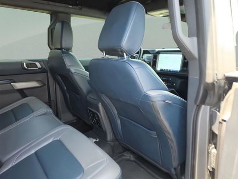 Used 2022 Ford Bronco Outer Banks w/ Sasquatch Package AWD/4WD image 24