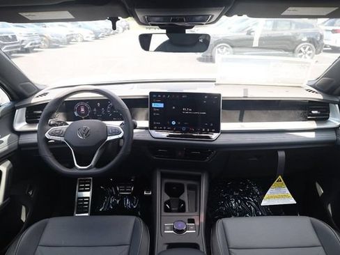 New 2026 Volkswagen Tiguan SE R-Line AWD/4WD image 7