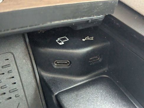 Used 2021 Mercedes-Benz GLS 450 4MATIC image 25