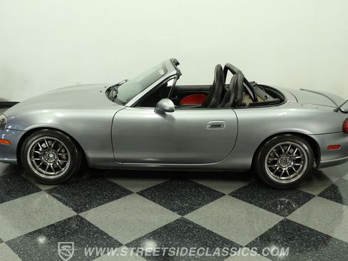 Used 2004 MAZDA MX-5 Miata MAZDASPEED RWD image 2