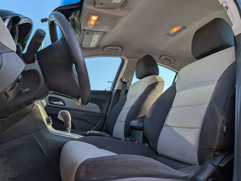 Used 2014 Chevrolet Cruze LS FWD image 14