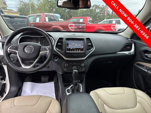 Used 2016 Jeep Cherokee Limited image 16