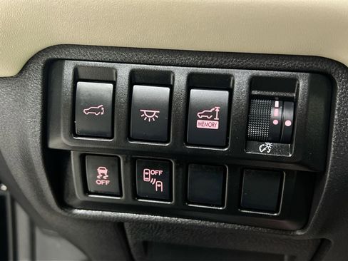 Used 2022 Subaru Ascent Limited w/ Technology Package image 38