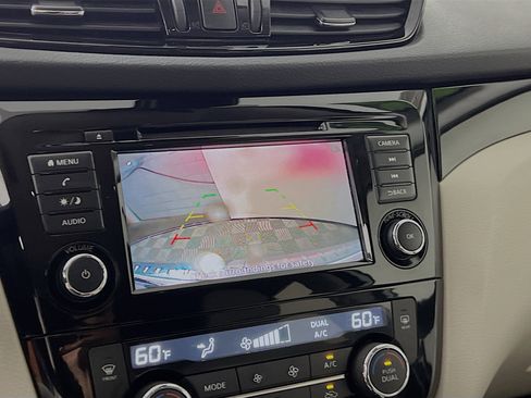 Used 2022 Nissan Rogue Sport SV image 28