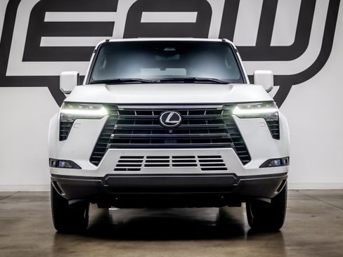 Used 2024 Lexus GX 550 w/ Accessory Package (2T) AWD/4WD image 4