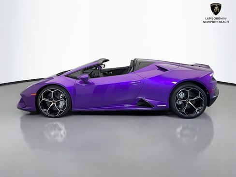 Used 2024 Lamborghini Huracan EVO AWD/4WD image 4